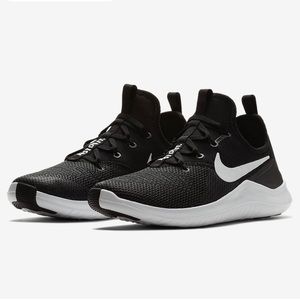 Black/White Nike Free TR8